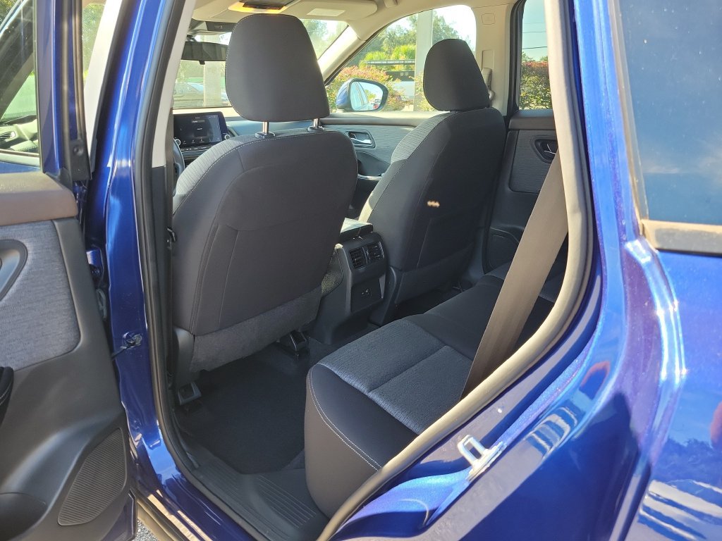 Certified 2023 Nissan Rogue SV FWD image 9