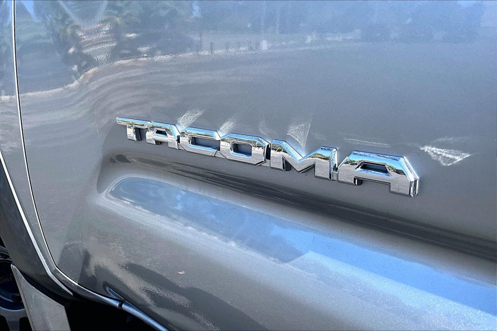 Used 2023 Toyota Tacoma TRD Off-Road AWD/4WD image 23