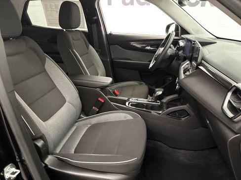 Used 2025 Chevrolet TrailBlazer LT w/ Convenience Package AWD/4WD image 27