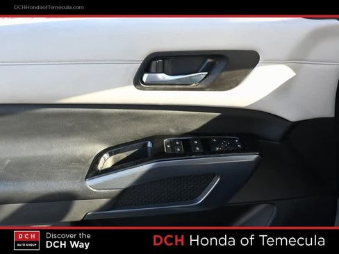 Used 2022 Nissan Pathfinder SL w/ SL Premium Package image 15