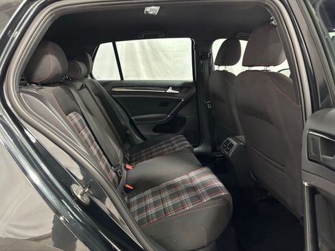 Used 2016 Volkswagen Golf image 14