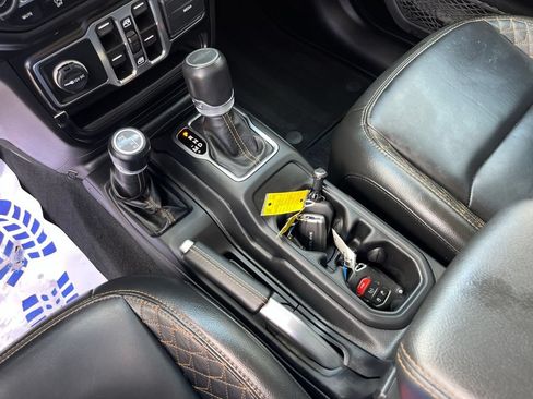 Used 2022 Jeep Gladiator Overland AWD/4WD image 10