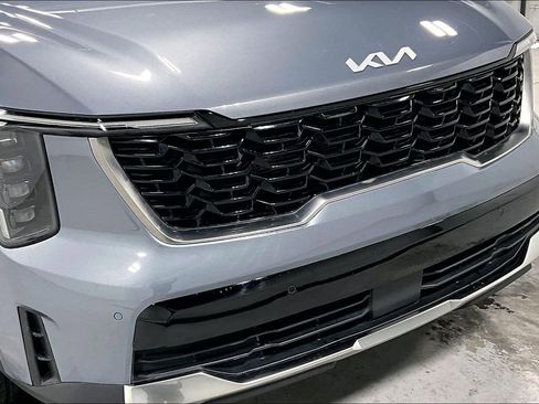 Used 2024 Kia Sorento S image 37