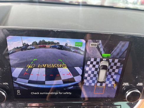 Used 2023 Nissan Rogue Platinum image 14