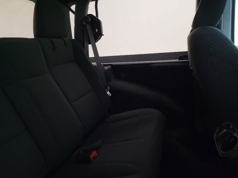 Used 2018 Jeep Wrangler Sport image 19