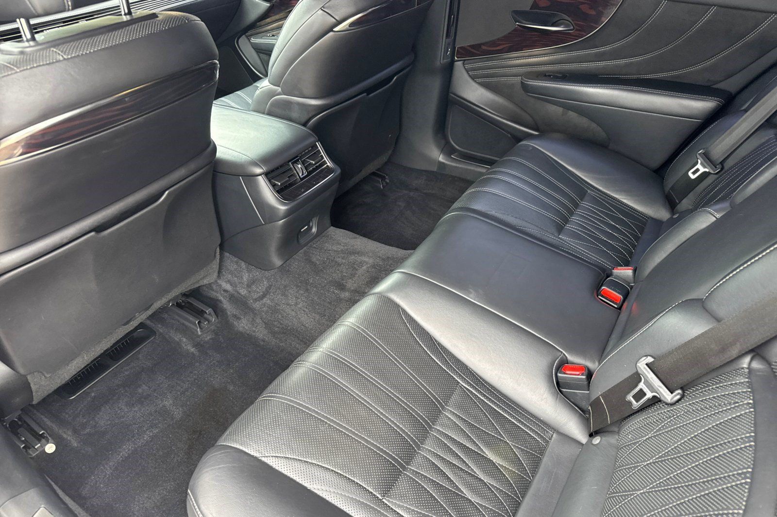 Used 2018 Lexus LS 500 AWD w/ Interior Upgrade Package image 24