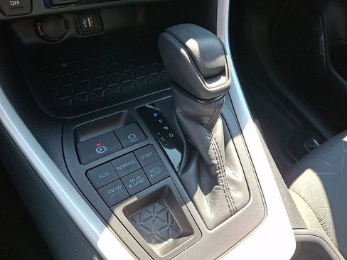 Used 2025 Toyota RAV4 XLE w/ Convenience Package AWD/4WD image 18