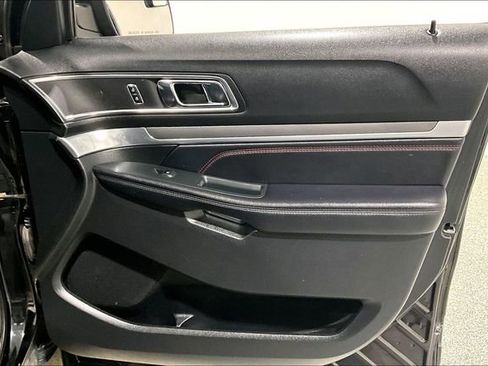Used 2018 Ford Explorer Sport w/ Equipment Group 401A AWD/4WD image 30
