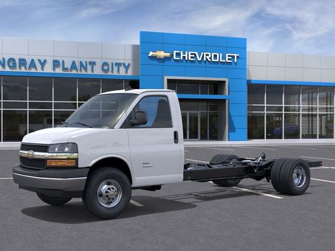 New 2026 Chevrolet Express 3500 w/ Power Convenience Package RWD image 2