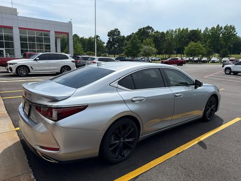 Used 2023 Lexus ES 350 F Sport w/ Accessory Package (Z2) FWD image 3