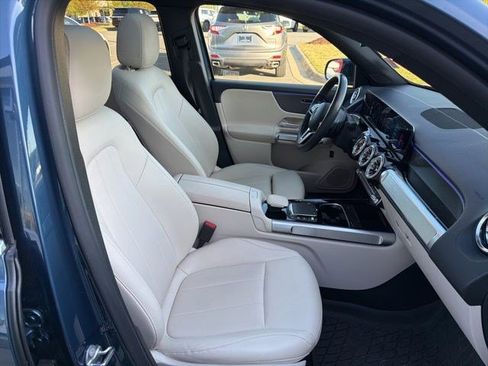 Used 2022 Mercedes-Benz GLB 250 4MATIC image 26
