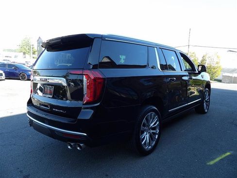 Used 2021 GMC Yukon XL Denali w/ Denali Premium Package image 5