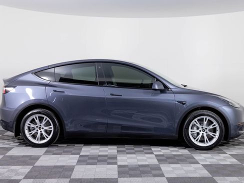 Used 2023 Tesla Model Y Long Range image 9