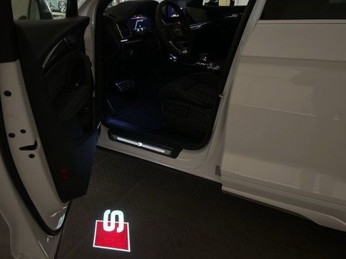 New 2025 Audi SQ5 Premium Plus image 16