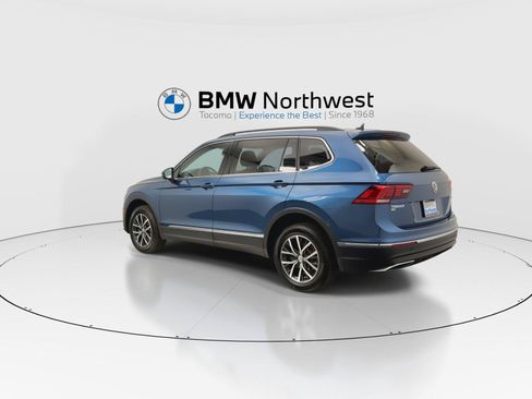 Used 2020 Volkswagen Tiguan SE w/ Panoramic Sunroof Package AWD/4WD image 12