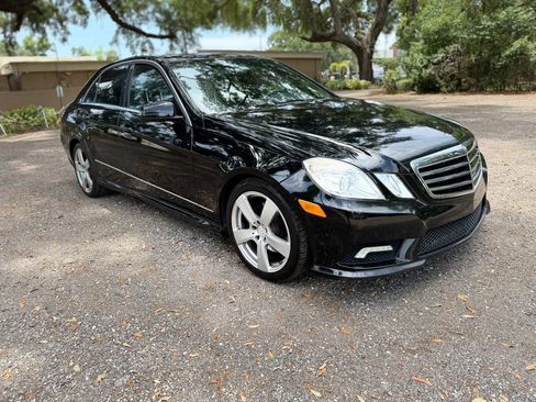 Used 2011 Mercedes-Benz E 350 Sedan image 3