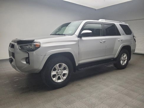 Used 2018 Toyota 4Runner SR5 image 2