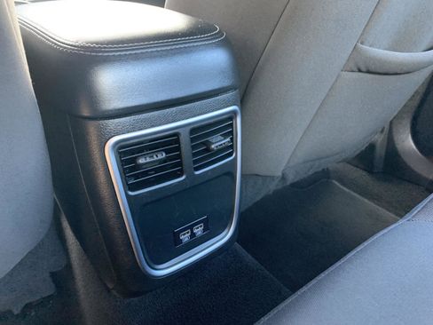 Used 2022 Dodge Charger SXT RWD image 35