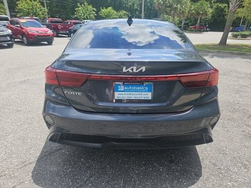 Used 2022 Kia Forte LXS FWD image 5