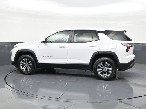 Used 2025 Chevrolet Equinox LT w/ Safety and Technology Package FWD image 2