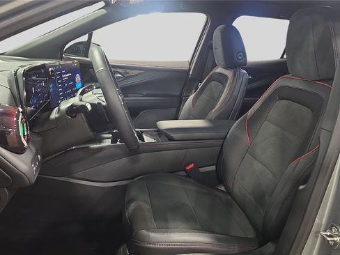 Used 2025 Chevrolet Blazer EV RS image 11