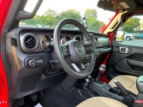 Used 2018 Jeep Wrangler Unlimited Sport S AWD/4WD image 30