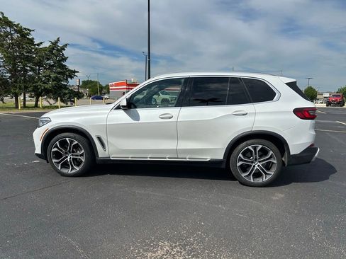 Used 2022 BMW X5 xDrive40i w/ Premium Package AWD/4WD image 4