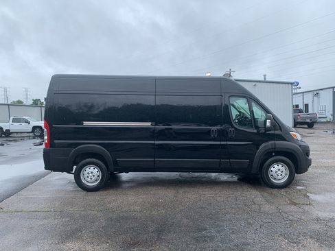 Used 2023 RAM ProMaster 2500 FWD image 2