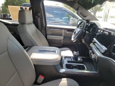 Used 2022 GMC Sierra 1500 SLT w/ SLT Premium Plus Package AWD/4WD image 8