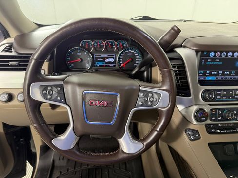 Used 2020 GMC Yukon XL SLT w/ Open Road Package AWD/4WD image 16