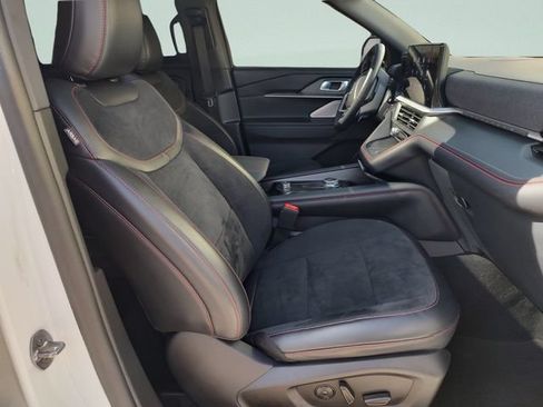 Used 2025 Ford Explorer ST AWD/4WD image 31