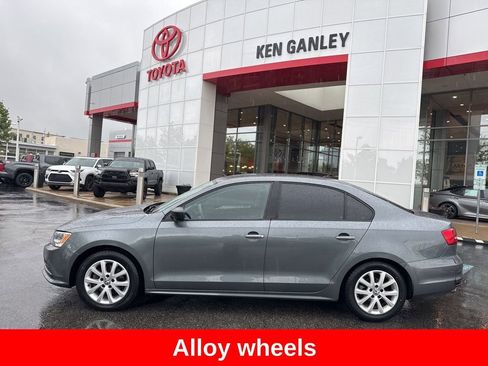 Used 2015 Volkswagen Jetta SE FWD image 11