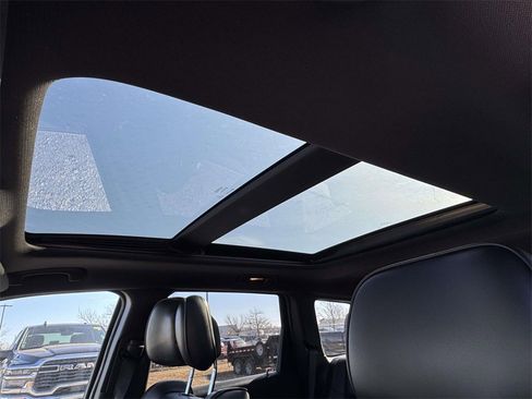 Used 2015 Jeep Grand Cherokee Overland w/ Advanced Technology Group image 7