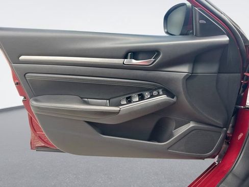Used 2021 Nissan Altima 2.5 SV FWD image 30