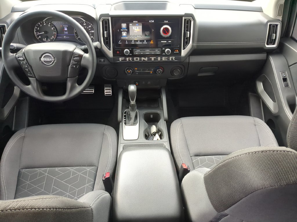 Certified 2025 Nissan Frontier SV RWD image 25