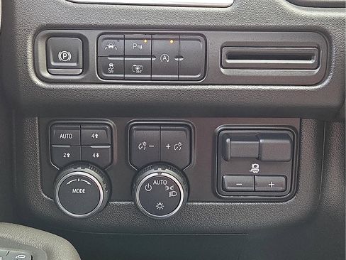 Used 2024 Chevrolet Tahoe RST w/ Luxury Package AWD/4WD image 19