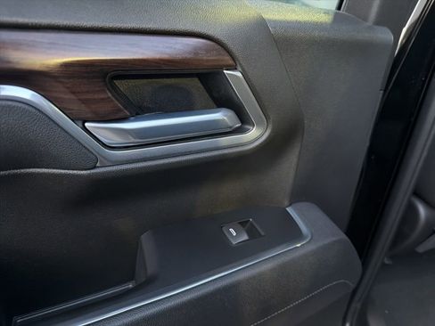 Used 2025 GMC Sierra 1500 SLT image 25