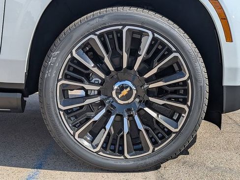 New 2026 Chevrolet Tahoe High Country AWD/4WD image 6
