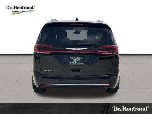 New 2026 Chrysler Pacifica Pinnacle image 6