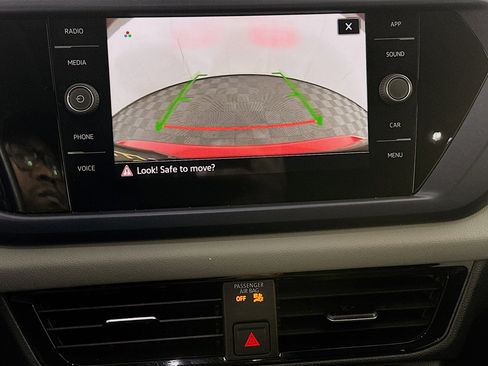 Used 2023 Volkswagen Taos SE image 22