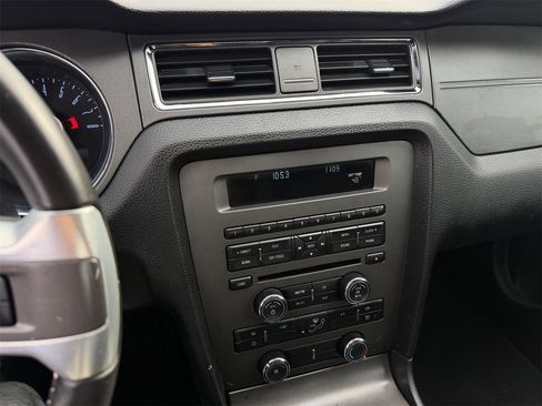 Used 2014 Ford Mustang Coupe image 17