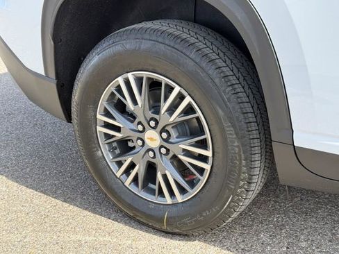New 2026 Chevrolet Traverse LT image 12