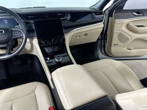 Used 2023 Jeep Grand Cherokee 4WD 4xe image 19