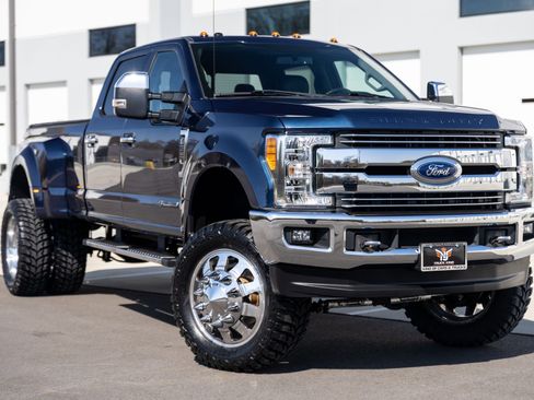 Used 2017 Ford F350 Lariat w/ Chrome Package image 1