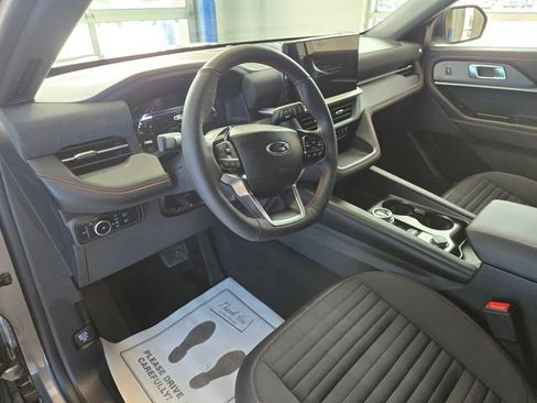 New 2026 Ford Explorer ST-Line w/ ST-Line Street Pack image 9