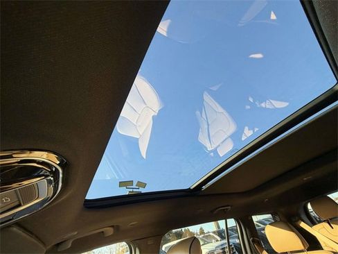 Used 2024 Jeep Grand Cherokee L Summit image 16