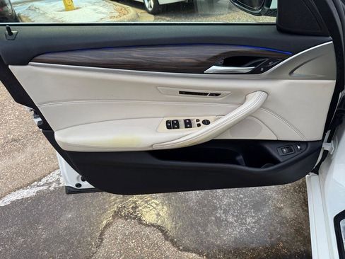 Used 2018 BMW 530e xDrive image 19