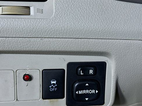 Used 2010 Toyota Corolla LE image 16