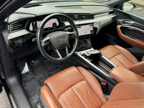 Used 2022 Audi e-tron Chronos w/ Chronos Package image 22