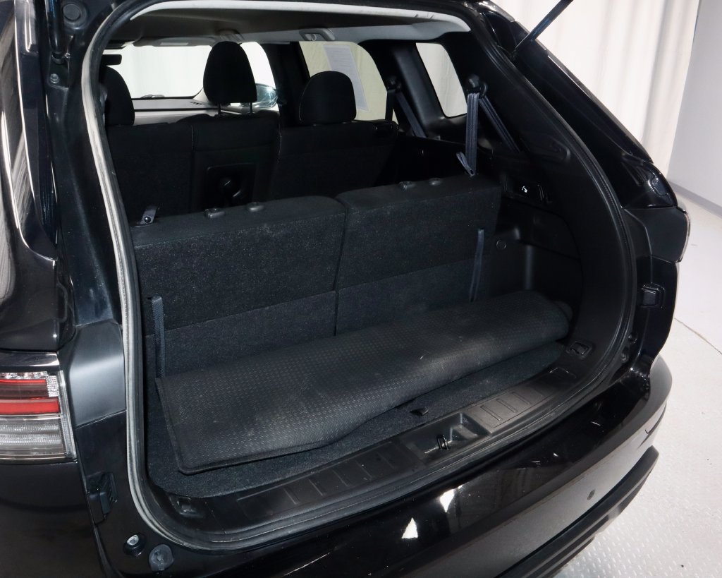 Used 2025 Mitsubishi Outlander ES AWD/4WD image 11